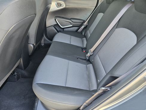 Used 2025 Kia Soul LX w/ LX Technology Package FWD image 28