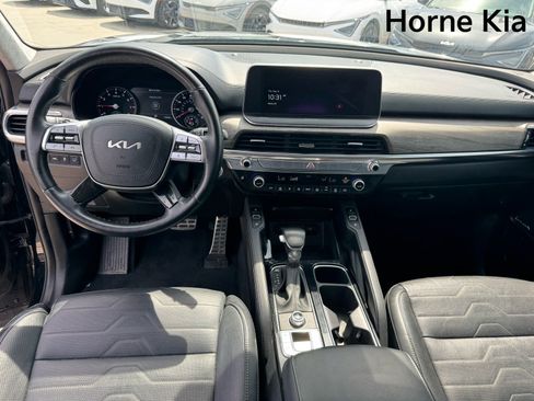 Certified 2022 Kia Telluride SX w/ SX Prestige Package AWD/4WD image 15