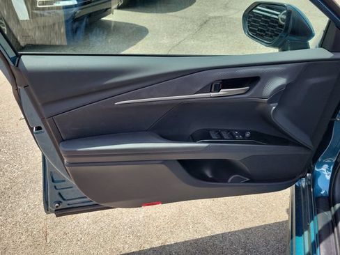 Used 2025 Toyota Camry SE w/ Convenience Package FWD image 13