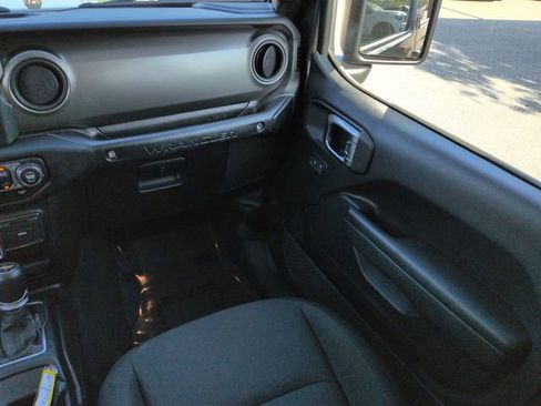 Certified 2023 Jeep Wrangler Unlimited w/ Cold Weather Group AWD/4WD image 19