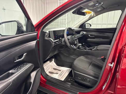 Used 2025 Hyundai Tucson SEL AWD/4WD image 17
