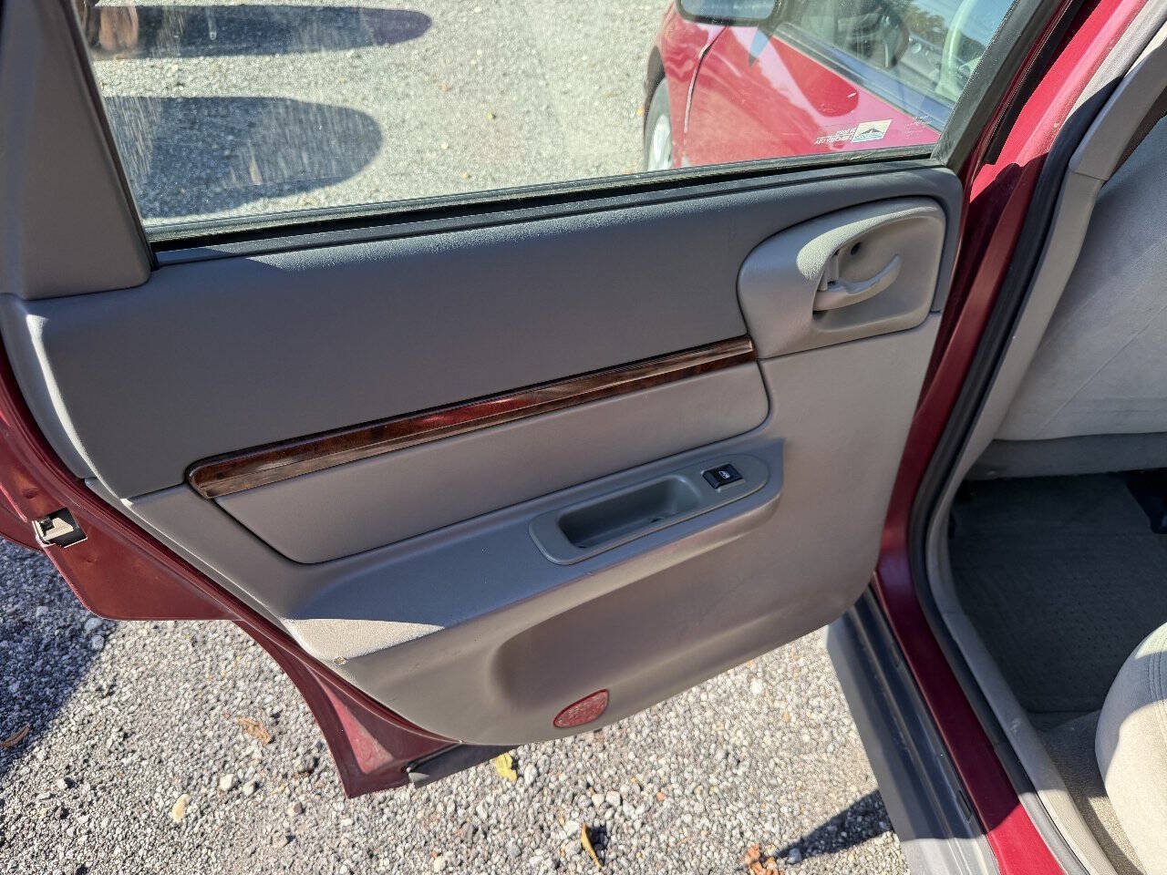 Used 2005 Chevrolet Impala w/ Preferred Equipment Group FWD image 10