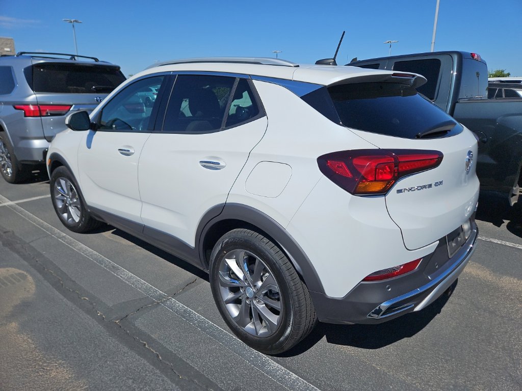 Used 2020 Buick Encore GX Essence w/ Experience Buick Package FWD image 2