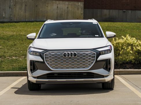 Used 2023 Audi Q4 e-tron Premium Plus w/ Premium Plus AWD/4WD image 30