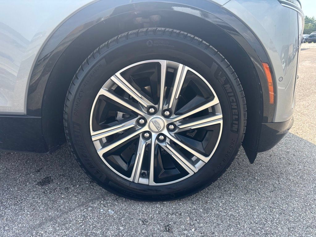 Certified 2024 Cadillac Lyriq Luxury AWD/4WD image 16