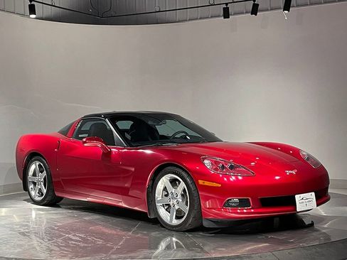 Used 2005 Chevrolet Corvette Coupe w/ Preferred Equipment Group RWD image 79