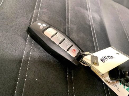 Used 2023 Mitsubishi Outlander SE image 19