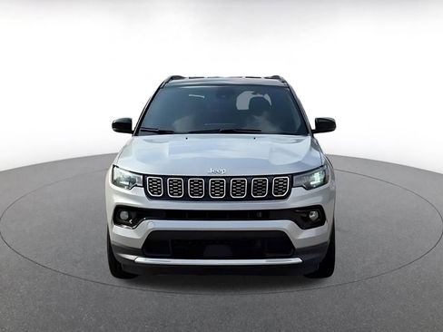 Used 2025 Jeep Compass Limited image 4