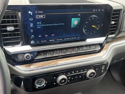 Used 2023 Chevrolet Silverado 1500 LT AWD/4WD image 14