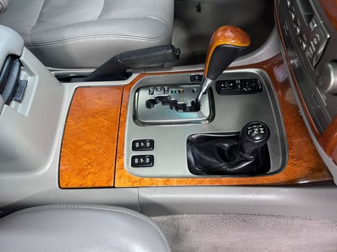 Used 2006 Lexus LX 470 4WD image 10