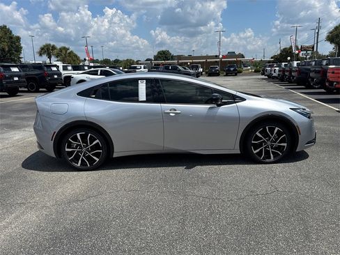 New 2025 Toyota Prius XSE image 2