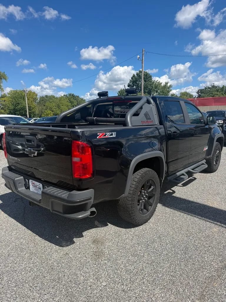 Used 2017 Chevrolet Colorado Z71 w/ Z71 Midnight Edition AWD/4WD image 8