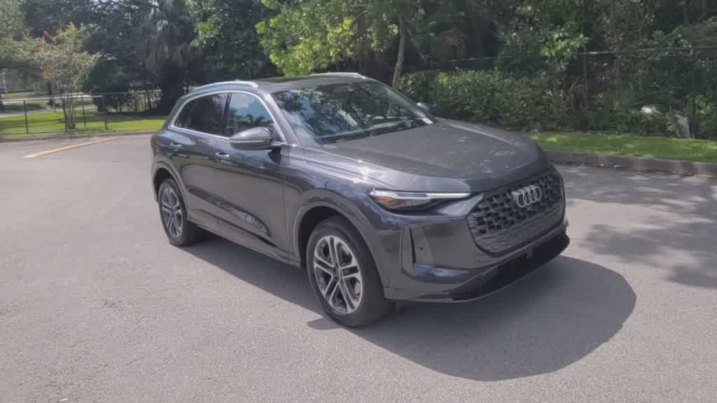 Used 2025 Audi Q5 Premium w/ Premium Plus AWD/4WD image 2