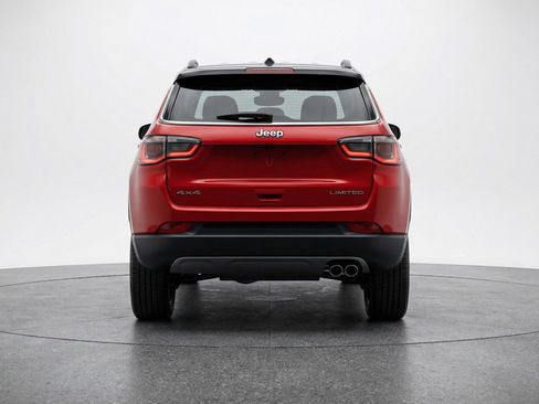 Used 2025 Jeep Compass Limited image 7