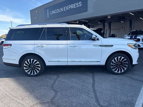 Used 2023 Lincoln Navigator Black Label AWD/4WD image 4