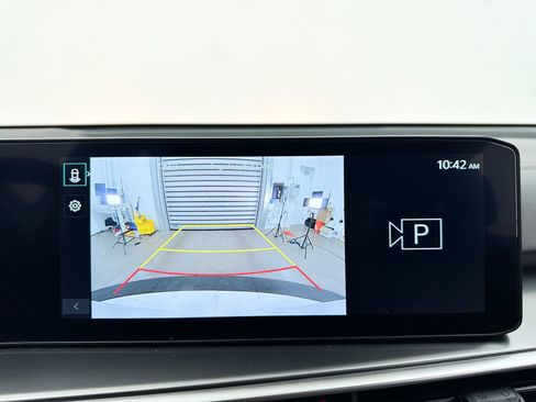 Certified 2024 Kia Sorento LX FWD image 9