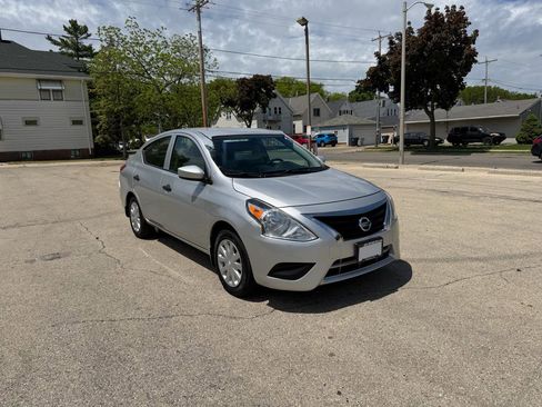 Used 2017 Nissan Versa S Plus FWD image 1
