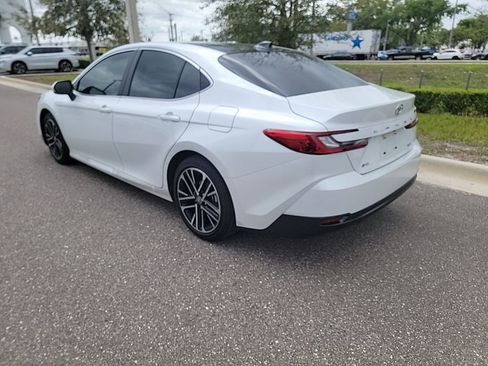 Used 2025 Toyota Camry XLE image 4