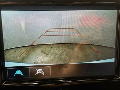 Used 2019 Chevrolet Traverse LT w/ LPO, Floor Liner Package FWD image 18