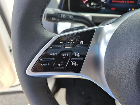 Used 2025 Mercedes-Benz GLB 250 image 17