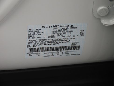 Certified 2025 Ford Explorer Active RWD image 33