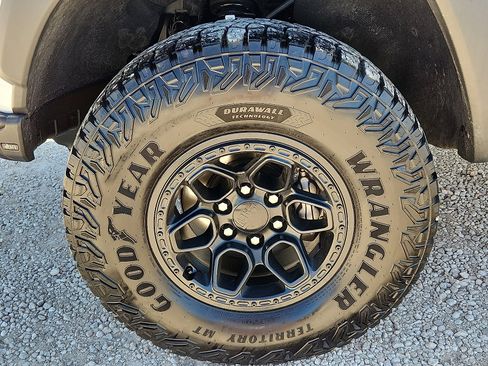 Used 2024 Chevrolet Colorado ZR2 w/ ZR2 Bison Edition image 7