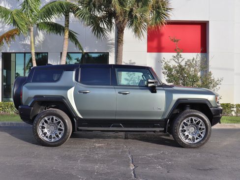 Used 2024 GMC Hummer EV 3X AWD/4WD image 12
