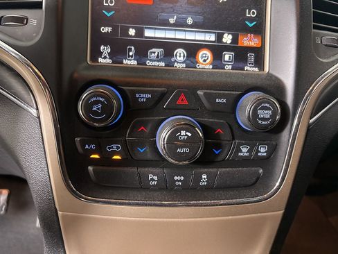 Used 2015 Jeep Grand Cherokee Limited image 16