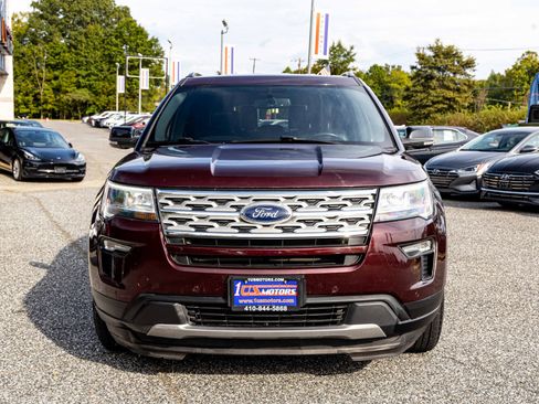 Used 2018 Ford Explorer XLT w/ Equipment Group 202A AWD/4WD image 2