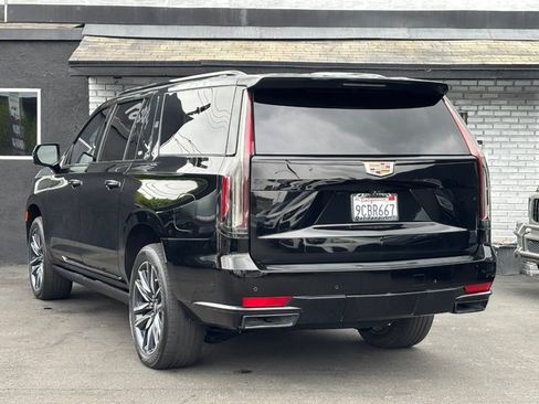 Used 2022 Cadillac Escalade ESV Sport Platinum w/ Heavy-Duty Trailer Package AWD/4WD image 24