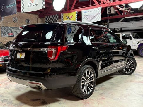 Used 2017 Ford Explorer XLT w/ Equipment Group 201A FWD image 4