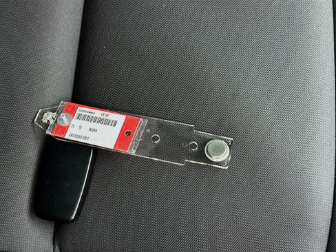 Certified 2025 Toyota Tacoma SR5 image 33