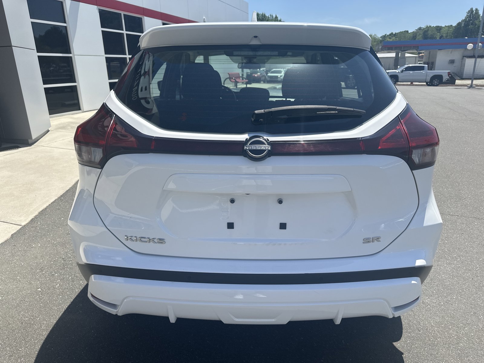 Used 2024 Nissan Kicks SR FWD image 7