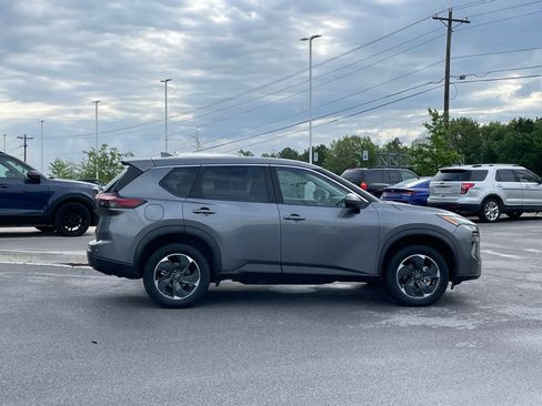 Used 2024 Nissan Rogue SV AWD/4WD image 8