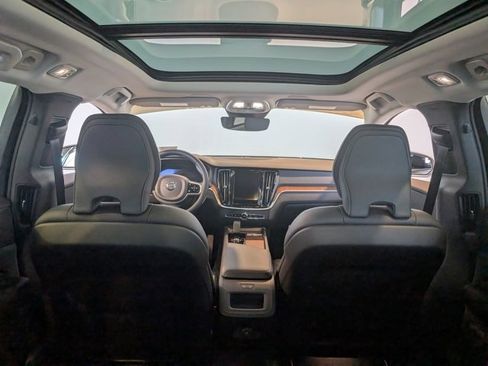 Used 2025 Volvo V60 B5 Cross Country Plus image 26