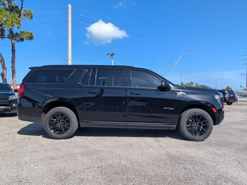Used 2023 GMC Yukon XL AT4 w/ AT4 Premium Package AWD/4WD image 3