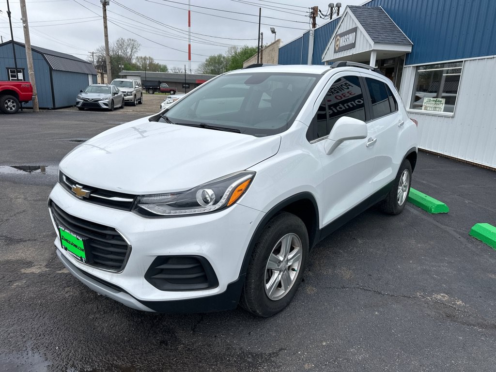 Used 2019 Chevrolet Trax LT w/ LT Convenience Package AWD/4WD image 3