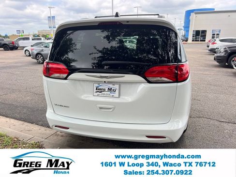 Used 2021 Chrysler Voyager Lxi FWD image 5