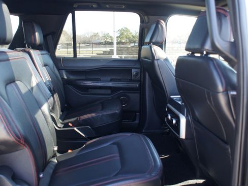 Used 2024 Ford Expedition Limited image 23