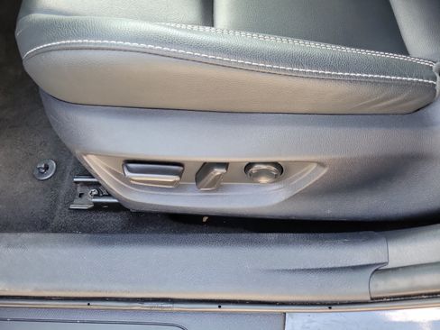Used 2025 Toyota Camry SE FWD image 18