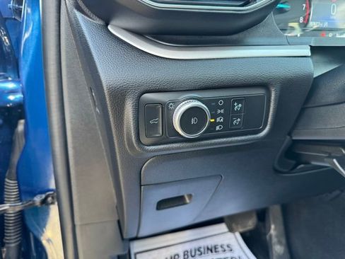 Certified 2022 Ford Explorer XLT w/ Equipment Group 202A image 8