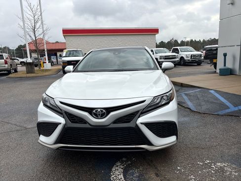 Used 2021 Toyota Camry XSE image 7