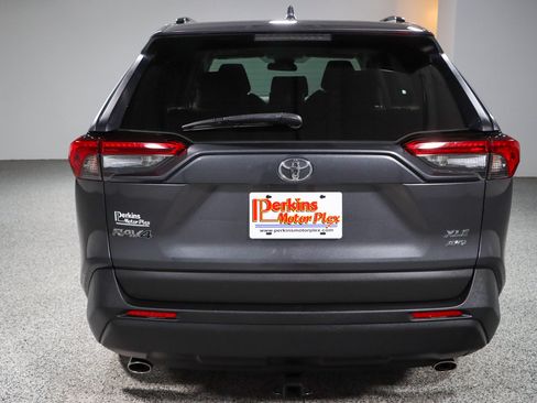 Used 2021 Toyota RAV4 XLE w/ Convenience Package AWD/4WD image 8
