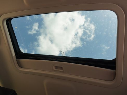Used 2016 Jeep Patriot High Altitude FWD image 18