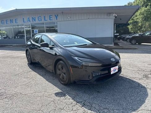 Used 2025 Toyota Prius LE FWD image 10
