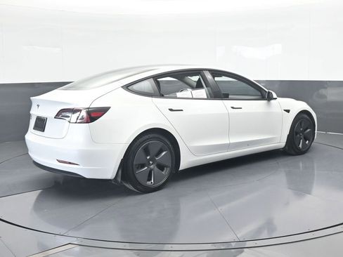 Used 2023 Tesla Model 3 Standard Range image 6