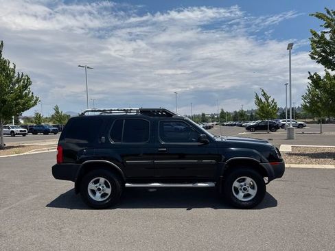 Used 2004 Nissan Xterra XE AWD/4WD image 2