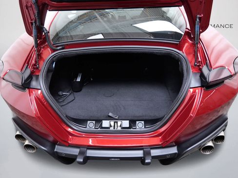 Used 2023 Ferrari Roma RWD image 16