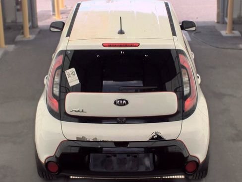 Used 2016 Kia Soul + FWD image 5