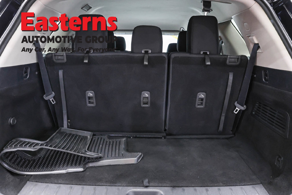 Used 2022 Nissan Pathfinder SV AWD/4WD image 10